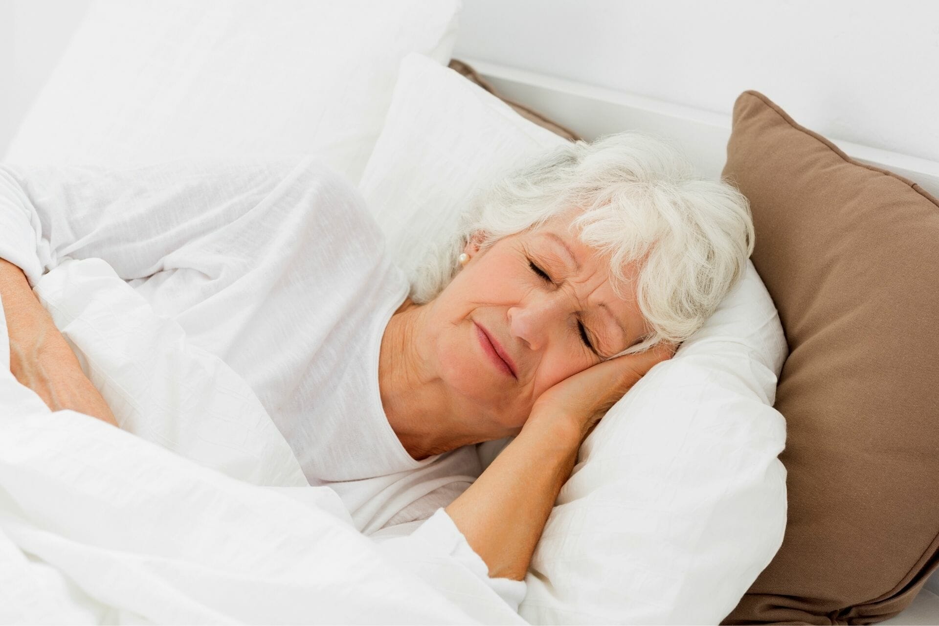 woman having sleeping issues