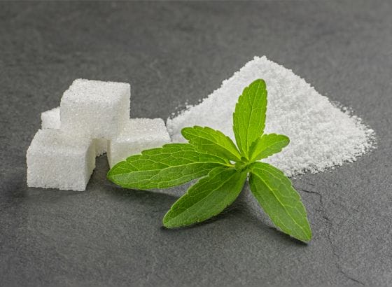 Sugar cubes combined with a leaf of sage provide a flavorful and aromatic touch to your culinary creations.